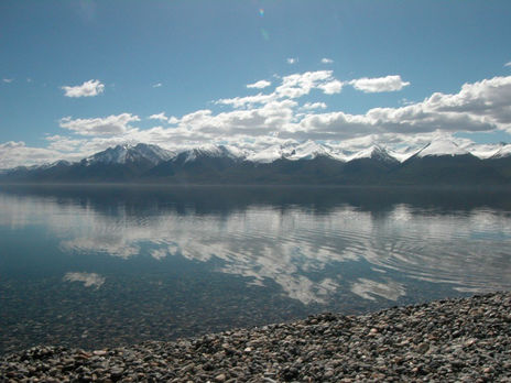 Una lago escondido