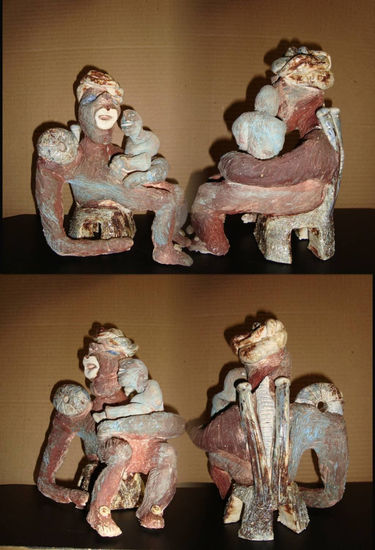 "PADRE AMOROSO" Pottery Figurative