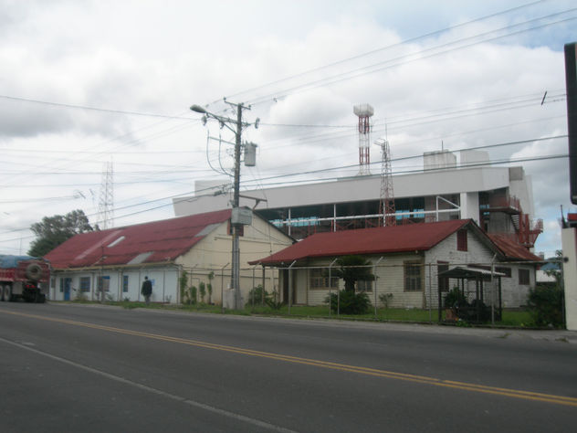 faro del caribe, emisora ciristiana de COSTA RICA.