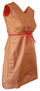 vestido con cinta roja