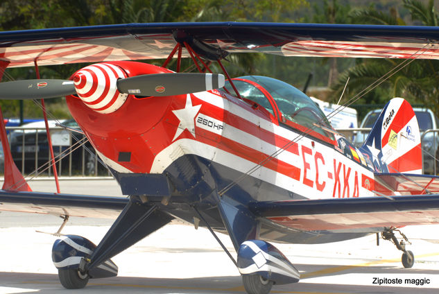 Competicion acrobacia Aérea velez Malaga tomas. 