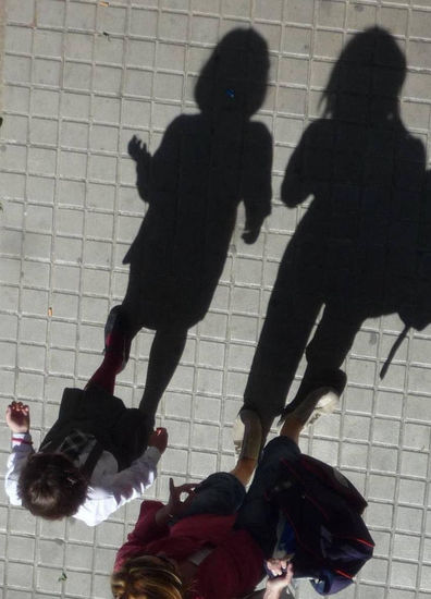 SOMBRAS HUMANAS (serie) 