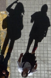 SOMBRAS HUMANAS...