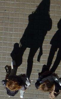 SOMBRAS HUMANAS...