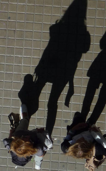 SOMBRAS HUMANAS (serie) 