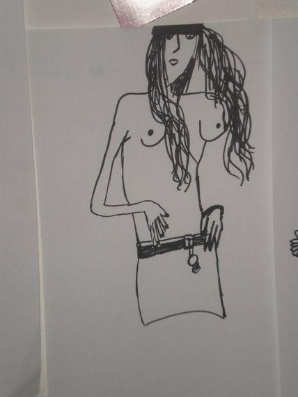Mujer sin camiseta...