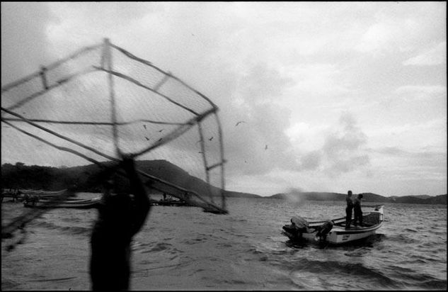 De la serie: Venezuela Cotidiana Fotoperiodismo y documental Blanco y Negro (Química)