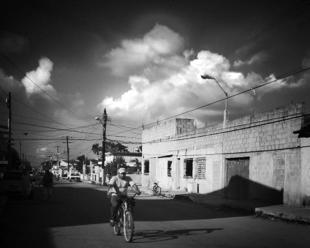 Calles de Cozumel Fotoperiodismo y documental Blanco y Negro (Digital)