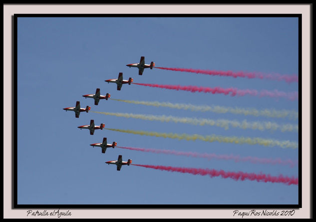 Patrulla española Photojournalism and Documentary Color (Digital)