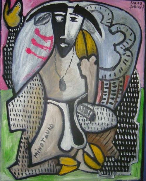 minotauro en gris
