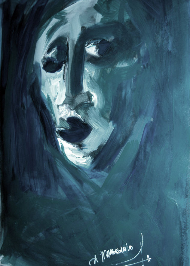mujer de sandalia azul