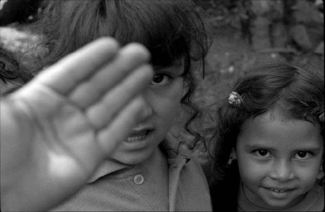 De la serie: Venezuela Cotidiana Fotoperiodismo y documental Blanco y Negro (Química)