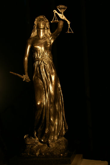 justicia Bronce Figurativa