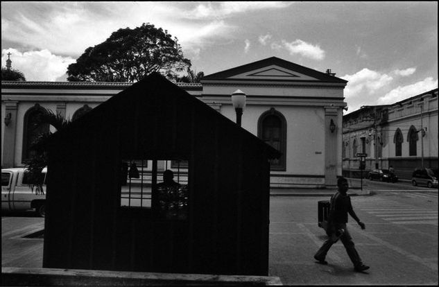 De la serie: Venezuela  Cotidiana Fotoperiodismo y documental Blanco y Negro (Química)