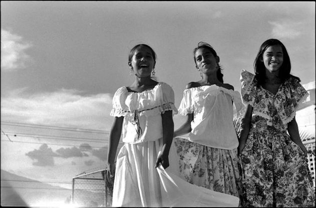 De la serie: Venezuela Cotidiana Fotoperiodismo y documental Blanco y Negro (Química)