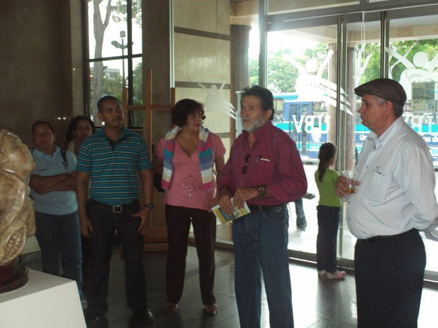 exposicion de plataformas escultor julio vera 