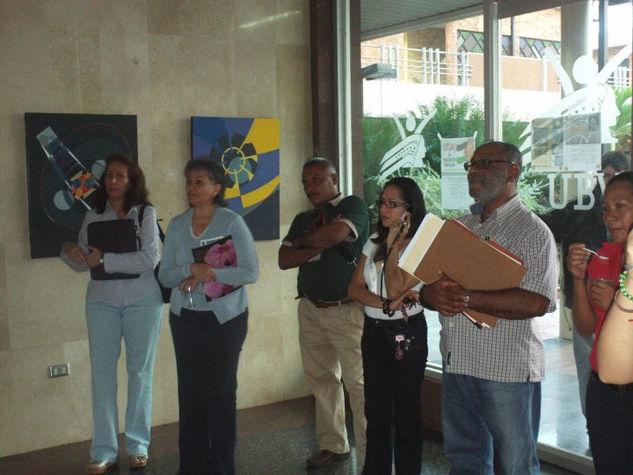 exposicion de plataformas escultor julio vera 