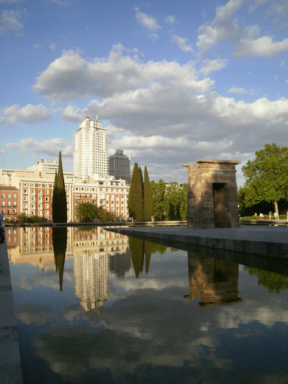 Una variante sobre "Calma chica"  -1-  MADRID/VERANO Arquitectura e interiorismo Color (Digital)