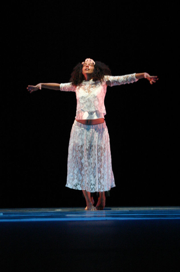de la serie Festival Internacional de Danza Solos y Duetos 2005
