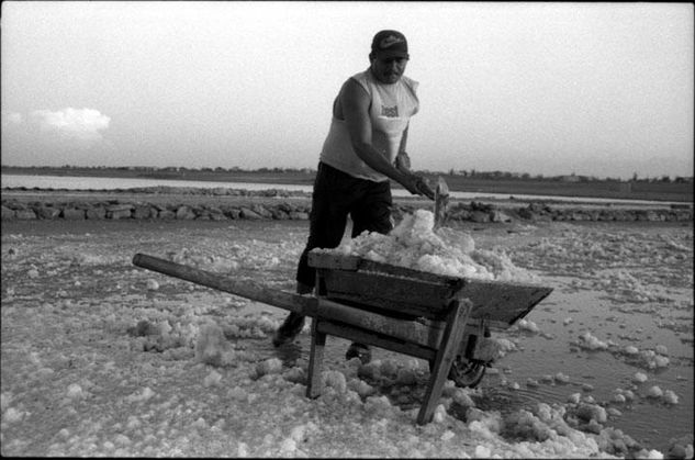 De la serie: Venezuela Cotidiana Photojournalism and Documentary Black and White (Manual)