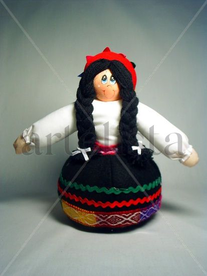 ÑUSTA MUÑECA 