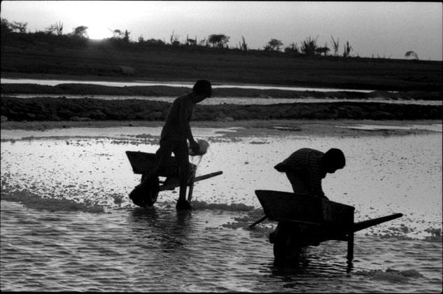 De la serie: Venezuela Cotidiana Fotoperiodismo y documental Blanco y Negro (Química)