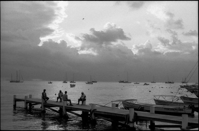 De la serie: Venezuela Cotidiana Otros Otros Fotoperiodismo y documental Blanco y Negro (Química)