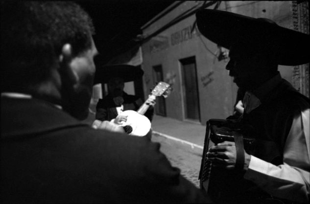 De la serie: Venezuela Cotidiana Fotoperiodismo y documental Blanco y Negro (Química)