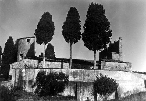 Cementerio de Peratallada Arquitectura e interiorismo Blanco y Negro (Química)