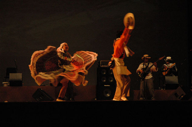 Serie. Rostros,voces y estampas de los Andes