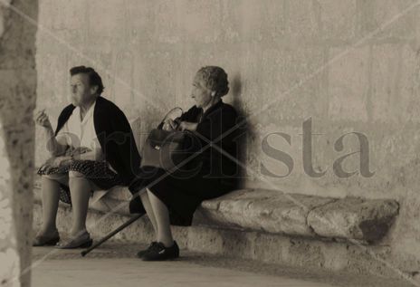 "Conversaciones..."