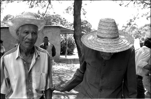 De la serie: Venezuela Cotidiana Photojournalism and Documentary Black and White (Manual)