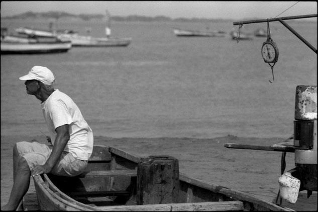 De la serie: Venezuela Cotidiana Fotoperiodismo y documental Blanco y Negro (Química)