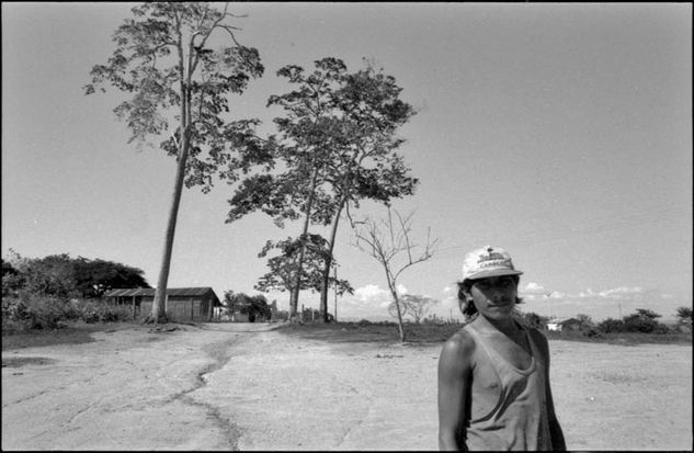 De la serie: Venezuela Cotidiana Fotoperiodismo y documental Blanco y Negro (Química)