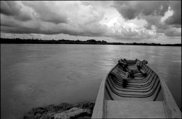 De la serie: Venezuela Cotidiana Fotoperiodismo y documental Blanco y Negro (Química)