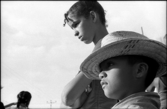 De la serie: Venezuela Cotidiana Fotoperiodismo y documental Blanco y Negro (Química)