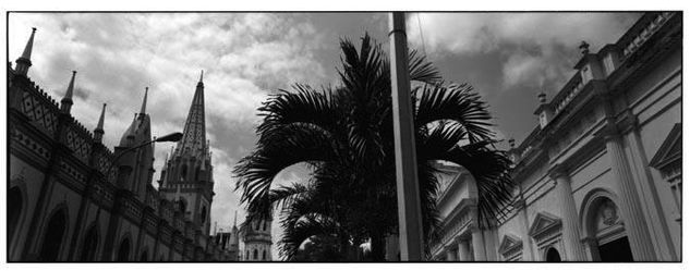 De la serie: A lo largo de... Fotoperiodismo y documental Blanco y Negro (Química)