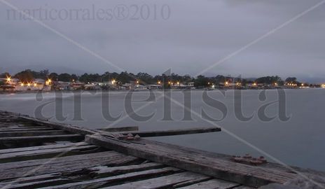 Muelle al anochece