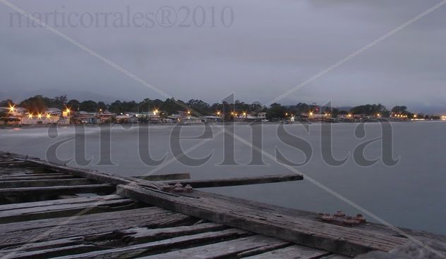 Muelle al anochece