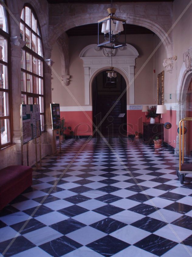 PASILLOS DE  PALACIOS HISTÓRICOS