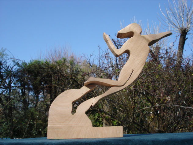 " FIGURA ALADA 1 "
