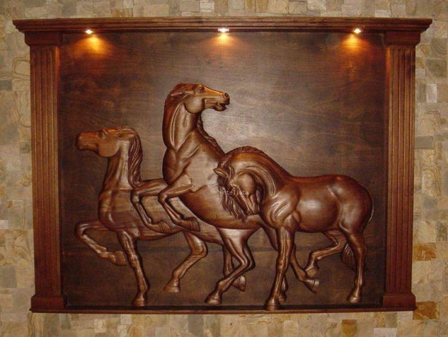 Caballos Carving Figurative