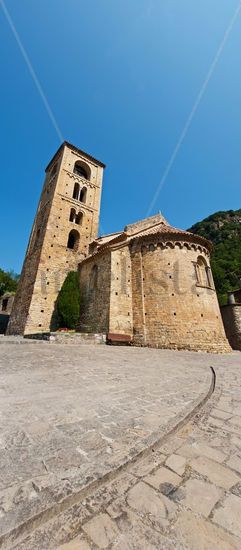 Iglesia de Beget Arquitectura e interiorismo Color (Digital)