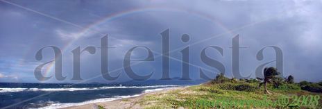 Arcoiris entre mar...