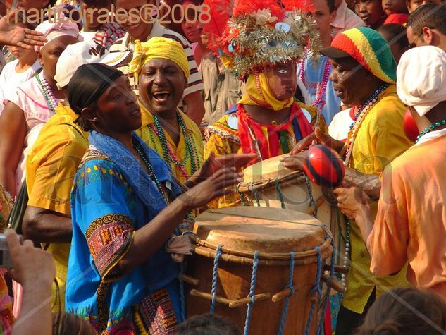 Garifunas en el Carnaval Travel Color (Digital)