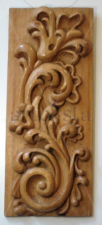 Relieve barroco en  madera de pino