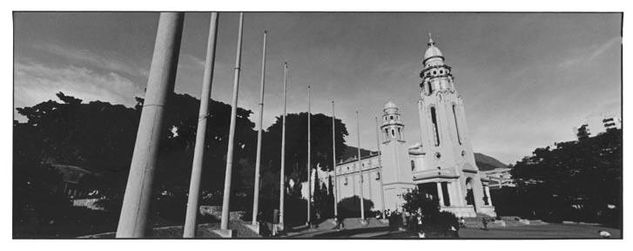 De la serie: A lo largo de... Fotoperiodismo y documental Blanco y Negro (Química)