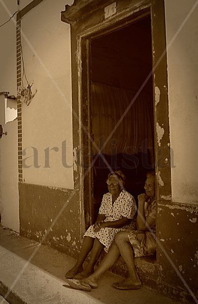 Viejas en la puerta