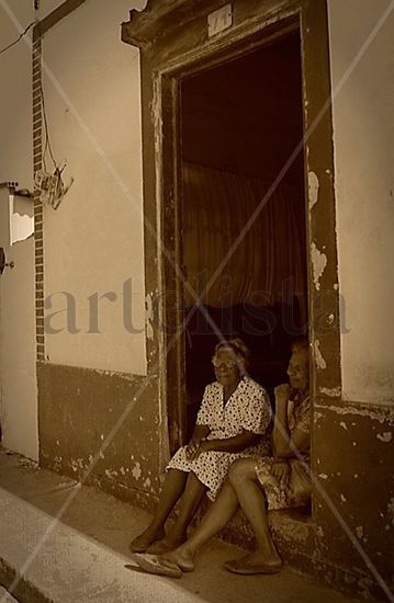 Viejas en la puerta 