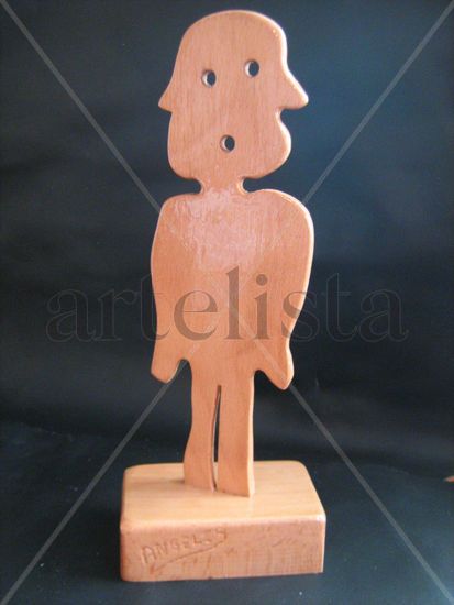 HOMBRE MODERNO Wood Figurative